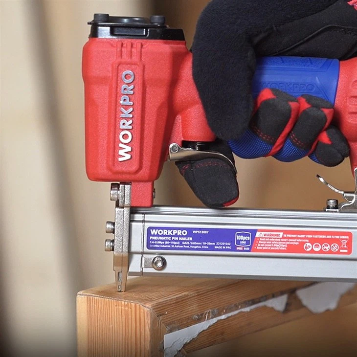 PNEUMATIC PIN NAILER