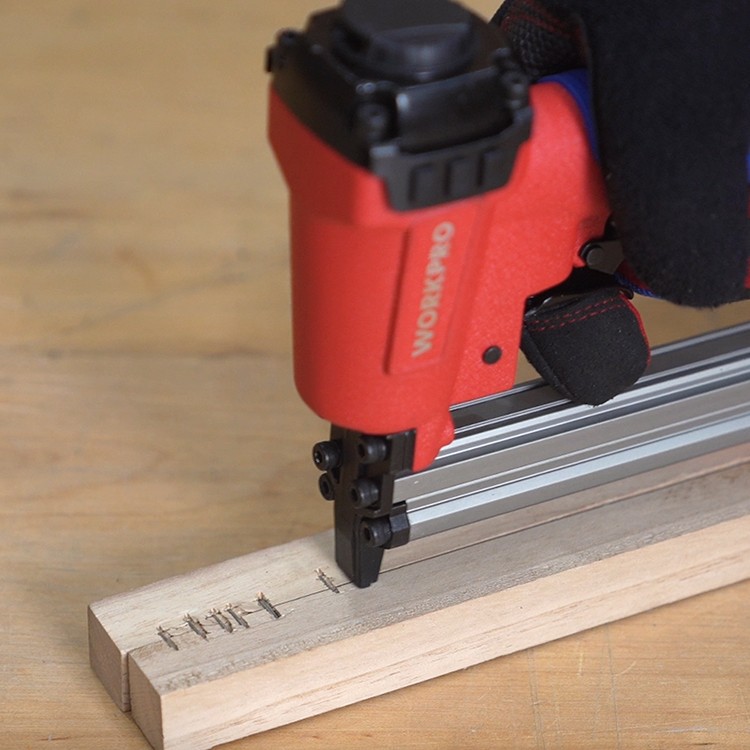 WORKPRO PNEUMATIC STAPLER